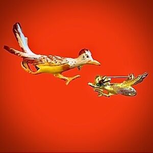 2 vintage roadrunner pins - one enamel one gold with green rhinestone eye- 💨 💨